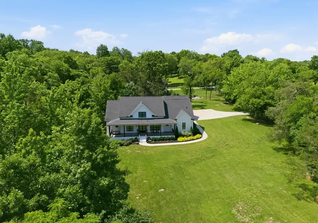 Homes for sale in Thompsons Station, TN | 6000 Costello Farm Pvt Ln, Thompsons Station, TN 37179 | MLS# 3230114