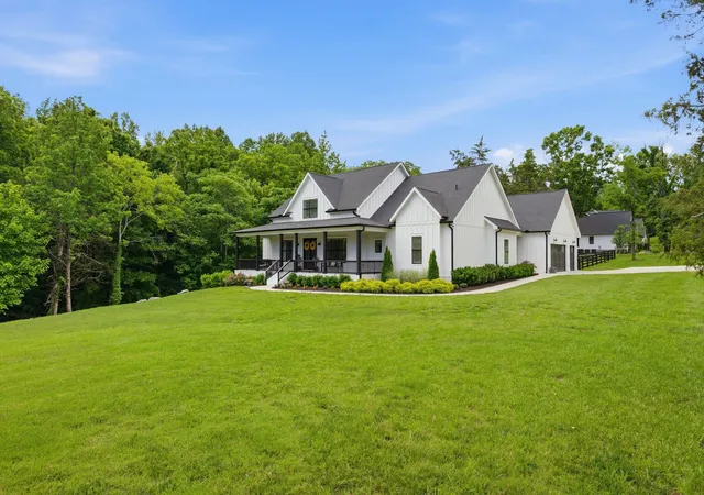 Homes for sale in Thompsons Station, TN | 6000 Costello Farm Pvt Ln, Thompsons Station, TN 37179 | MLS# 3230114