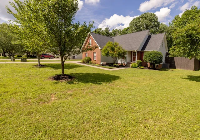 2nd image of 2027 Skyline Dr, Goodlettsville, TN 37072 | MLS# 3244348