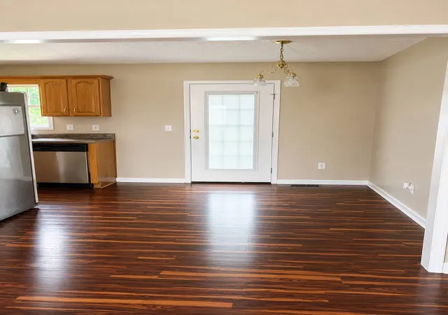 Photo 3 of Single family home for sale at 28 Hawthorne Dr, Manchester, TN 37355 | MLS# 3309480 | Listing updated on 2026-09-02