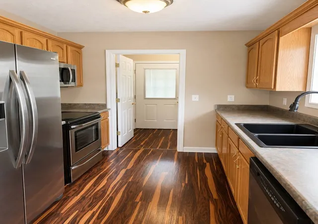 Photo 3 of Single family home for sale at 28 Hawthorne Dr, Manchester, TN 37355 | MLS# 3309480 | Listing updated on 2026-09-02