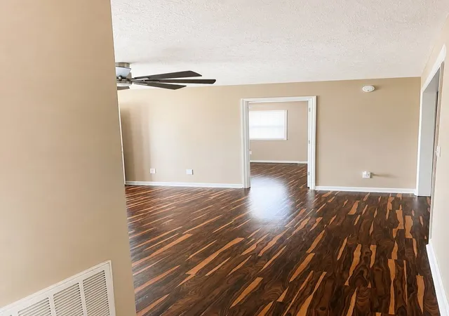 Photo 4 of Single family home for sale at 28 Hawthorne Dr, Manchester, TN 37355 | MLS# 3309480 | Listing updated on 2026-09-02