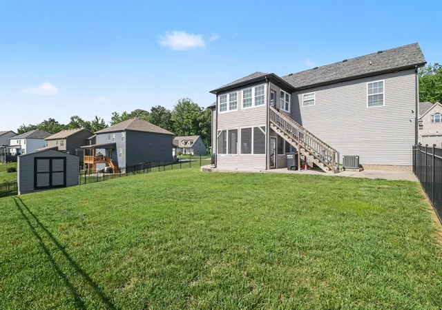 Homes for sale in Clarksville, TN | 529 Cresthaven Ln, Clarksville, TN 37043 | MLS# 3229592