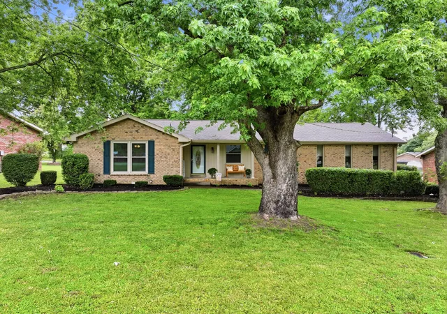 Homes for sale in Goodlettsville, TN | 107 Charleston Dr, Goodlettsville, TN 37072 | MLS# 3242455