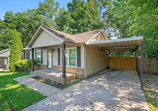 Photo 3 of Single family home for sale at 217 Bob White Dr, Clarksville, TN 37042 | MLS# 3230922 | Listing updated on 2026-09-19
