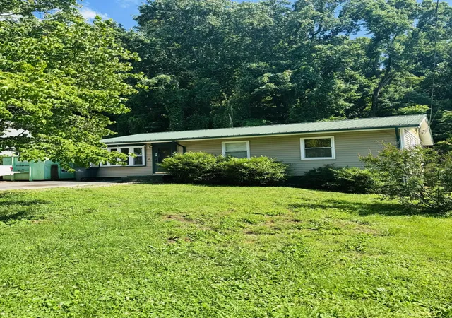 Photo 2 of Single family home for sale at 2250 Sylvania Ave Se, Knoxville, TN 37920 | MLS# 3229602 | Listing updated on 2026-09-22