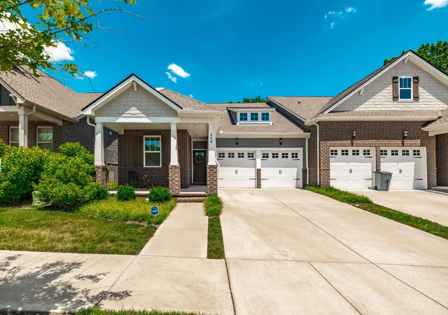 Photo 3 of Single family home for sale at 450 Gingerwood Ln, Hendersonville, TN 37075 | MLS# 3229939 | Listing updated on 2026-10-07