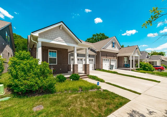 Photo 3 of Single family home for sale at 450 Gingerwood Ln, Hendersonville, TN 37075 | MLS# 3229939 | Listing updated on 2026-10-07