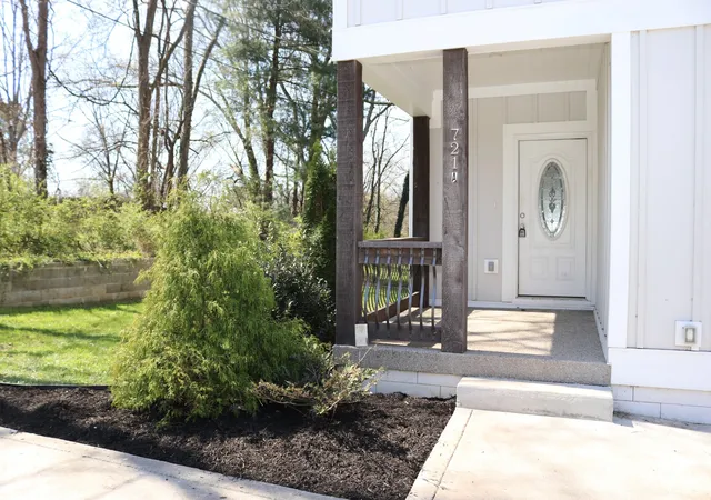 Listing Photo 3 - Condo for sale in building located at 721 Poplar St, Columbia, TN 38401