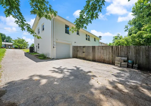 Photo 4 of Single family home for sale at 4848 Whittier Dr, Old Hickory, TN 37138 | MLS# 3229963 | Listing updated on 2026-10-05