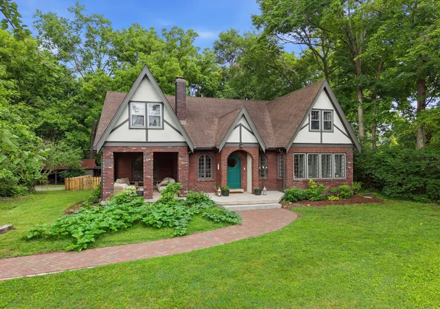 2nd image of 1203 Mcgavock Pike, Nashville, TN 37216 | MLS# 3282624