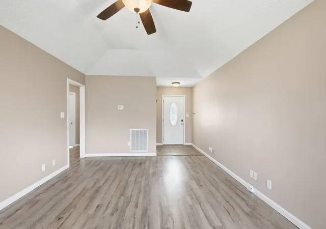 3rd image of 2423 Mccalls Way, Clarksville, TN 37042 | MLS# 3232782