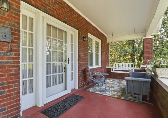 Photo 2 of Single family home for sale at 1020 E Lytle St, Murfreesboro, TN 37130 | MLS# 3229834 | Listing updated on 2026-08-19