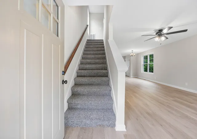 Photo 3 of Single family home for sale at 170 Oak St, Clarksville, TN 37042 | MLS# 3230119 | Listing updated on 2026-08-19