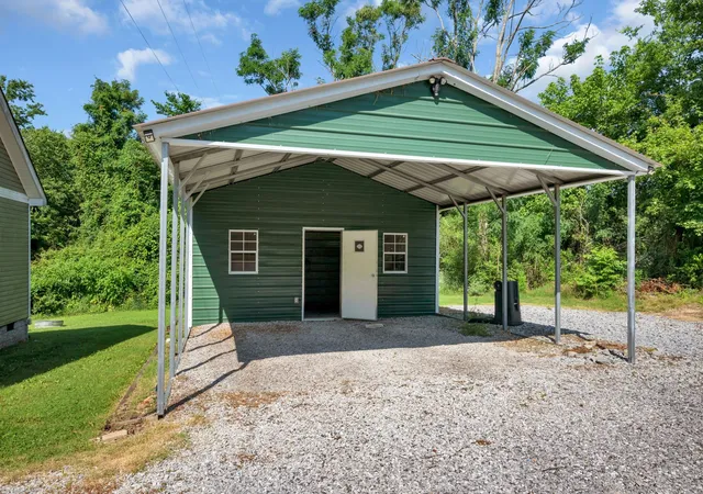 Photo 3 of Single family home for sale at 1315 N Charlotte St, Dickson, TN 37055 | MLS# 3243603 | Listing updated on 2026-08-19