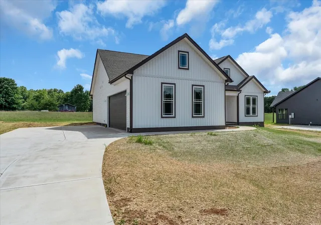 Homes for sale in Morrison, TN | 1501 Smartt Station Rd, Morrison, TN 37357 | MLS# 3254914