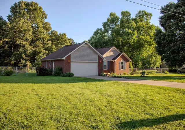 Photo 2 of Single family home for sale at 4019 Belle Orchard Dr, Fayetteville, TN 37334 | MLS# 3229857 | Listing updated on 2026-09-30