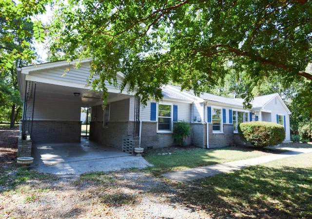 Photo 3 of Single family home for sale at 801 Hart St, Gallatin, TN 37066 | MLS# 3229856 | Listing updated on 2026-09-08