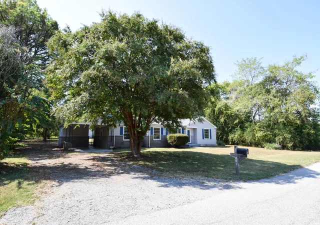 Photo 4 of Single family home for sale at 801 Hart St, Gallatin, TN 37066 | MLS# 3229856 | Listing updated on 2026-09-08