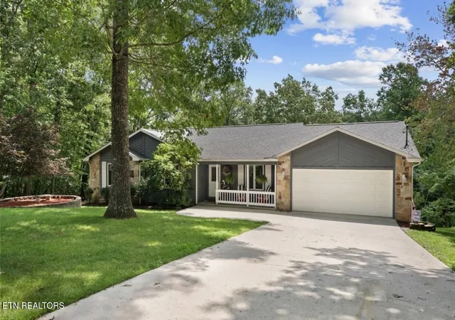 Photo 1 of Single family home for sale at 159 Ivy Brk Ln, Crossville, TN 38558 | MLS# 3243285 | Listing updated on 2026-10-03