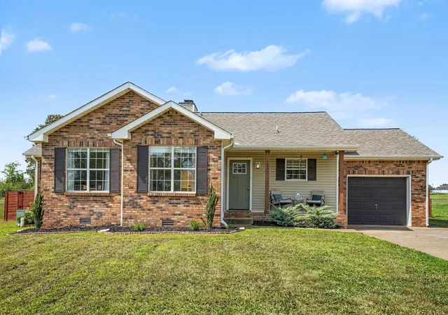 Photo 1 of Single family home for sale at 1033 Tylertown Rd, Clarksville, TN 37040 | MLS# 3248783 | Listing updated on 2026-08-27