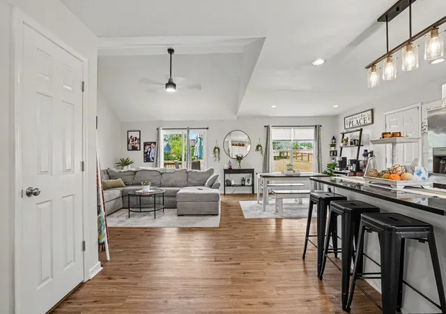 Photo 2 of Single family home for sale at 1033 Tylertown Rd, Clarksville, TN 37040 | MLS# 3248783 | Listing updated on 2026-08-27