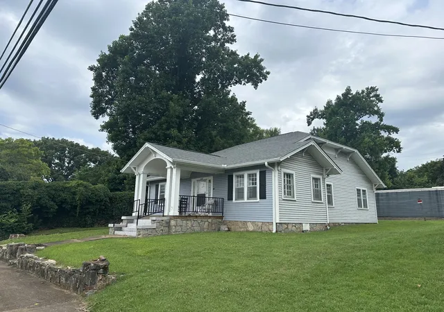 Homes for sale in Pulaski, TN | 626 S 1st St, Pulaski, TN 38478 | MLS# 3243374