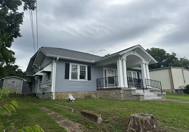 Homes for sale in Pulaski, TN | 626 S 1St St, Pulaski, TN 38478 | MLS# 3243374