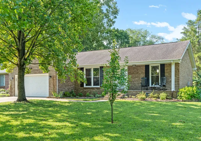 Homes for sale in Clarksville, TN | 216 Millstone Cir, Clarksville, TN 37042 | MLS# 3244947