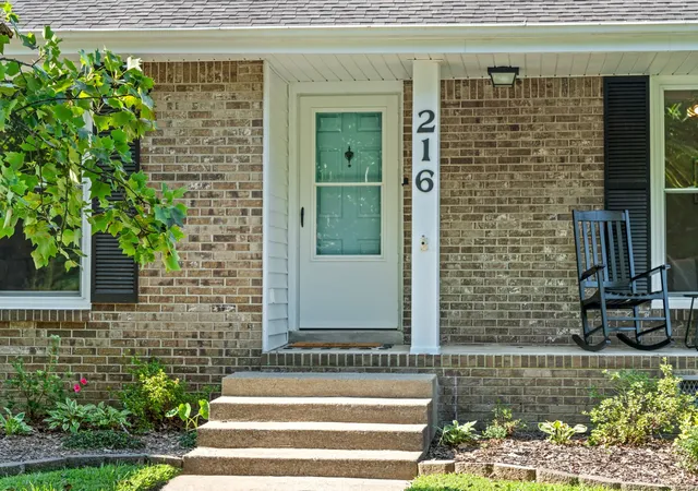 Homes for sale in Clarksville, TN | 216 Millstone Cir, Clarksville, TN 37042 | MLS# 3244947