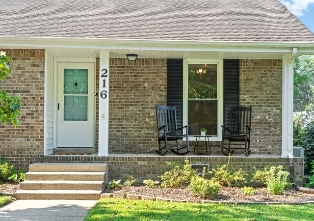 Homes for sale in Clarksville, TN | 216 Millstone Cir, Clarksville, TN 37042 | MLS# 3244947