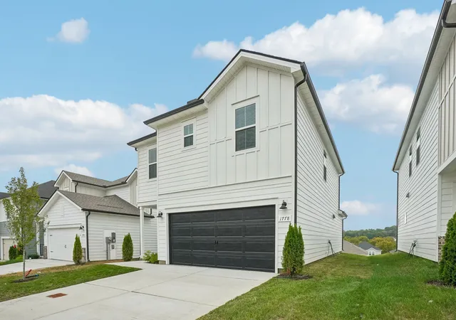 Photo 3 of Sale Pending at 1778 Flora Grv, Hermitage, TN 37076 | MLS# 3244070 | Listing updated on 2026-10-06