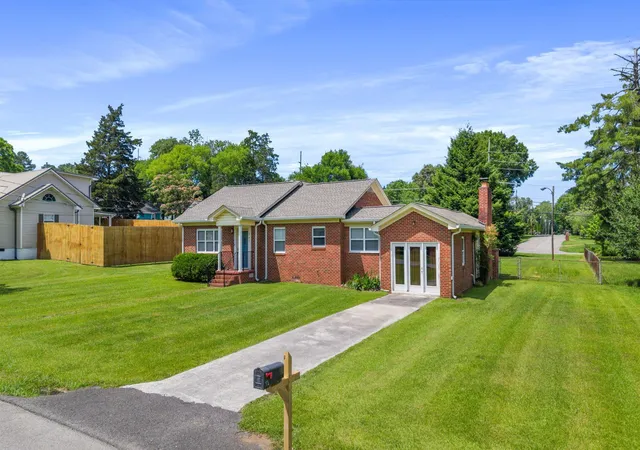 1st image of 906 Park Avenue Nw, Cleveland, TN 37311 | MLS# 3251297