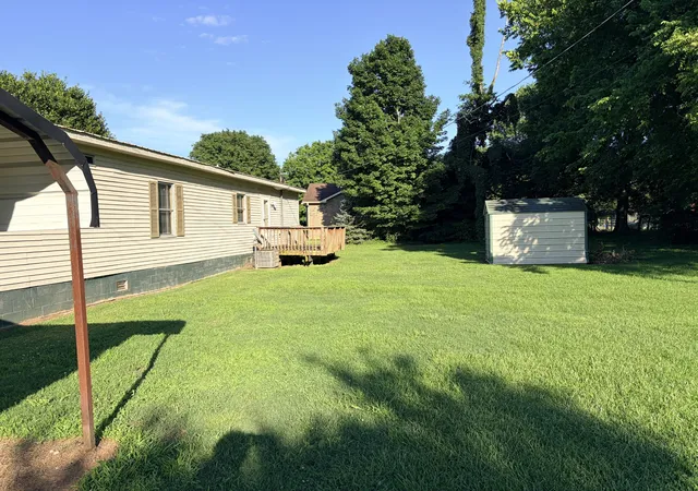 Photo 3 of Manufactured home for sale at 7650 Highway 41 N, Adams, TN 37010 | MLS# 3230150 | Listing updated on 2026-09-26