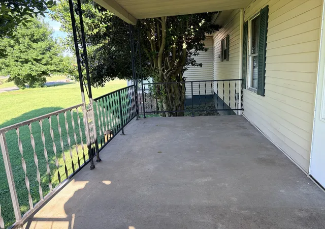 Photo 4 of Manufactured home for sale at 7650 Highway 41 N, Adams, TN 37010 | MLS# 3230150 | Listing updated on 2026-09-26