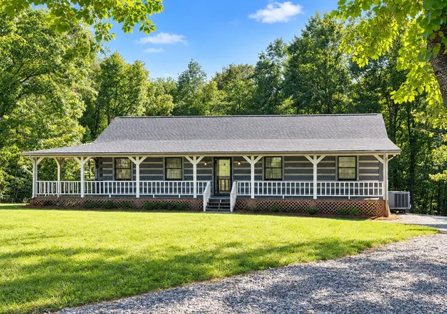 Single family home for sale at 312 Grand View Dr, Smithville, TN 37166 | MLS# 3230164