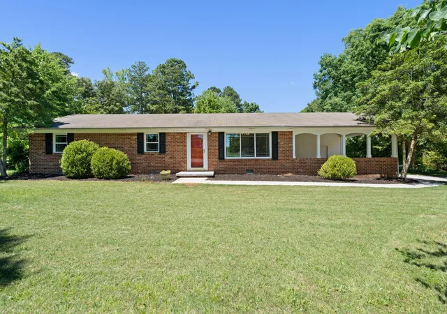 Photo 1 of Single family home for sale at 200 Country Clb Dr Sw, Cleveland, TN 37311 | MLS# 3230131 | Listing updated on 2026-08-19