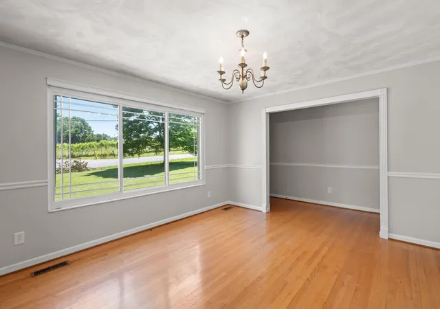 Photo 3 of Single family home for sale at 200 Country Clb Dr SW, Cleveland, TN 37311 | MLS# 3230131 | Listing updated on 2026-08-19
