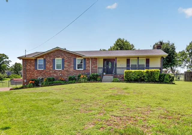 Photo 2 of Single family home for sale at 416 Wadebrook Dr, Gallatin, TN 37066 | MLS# 3231430 | Listing updated on 2026-08-22