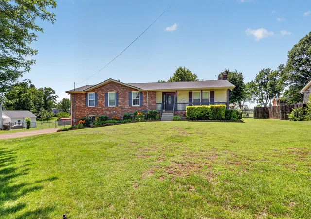Photo 3 of Single family home for sale at 416 Wadebrook Dr, Gallatin, TN 37066 | MLS# 3231430 | Listing updated on 2026-08-22