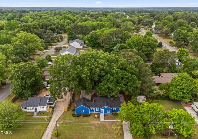 Photo 4 of Single Family Residence at 303 N Church St, Zebulon, NC 27597 | MLS# 3230190 | | Sold on 2026-06-17