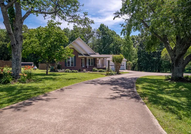 2nd image of 586 Hwy 64 W, Lawrenceburg, TN 38464 | MLS# 3243090