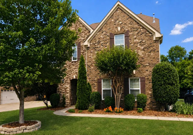 Photo 3 of Sale Pending at 138 Sandpiper Cir, Hendersonville, TN 37075 | MLS# 3230992 | Listing updated on 2026-08-14