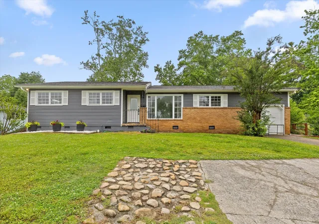 Photo 1 of Single family home for sale at 5742 Lyle Cir, Hixson, TN 37343 | MLS# 3337202 | Listing updated on 2026-08-25