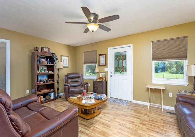 Photo 4 of Single family home for sale at 1174 Crosby Ln, Spring City, TN 37381 | MLS# 3304349 | Listing updated on 2026-09-30