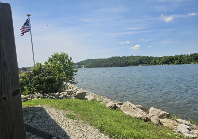 Homes for sale in Clifton, TN | 1089 River Front Dr, Clifton, TN 38425 | MLS# 3230322