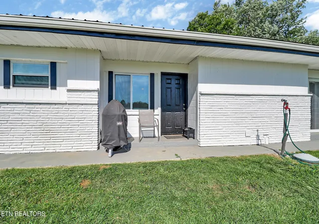 Homes for sale in Jamestown, TN | 1104 Allardt Hwy, Jamestown, TN 38556 | MLS# 3230246
