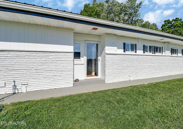 Homes for sale in Jamestown, TN | 1104 Allardt Hwy, Jamestown, TN 38556 | MLS# 3230246