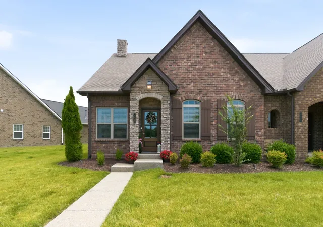 Homes for sale in Franklin, TN | 2049 Flowing Creek Dr, Franklin, TN 37064 | MLS# 3231368