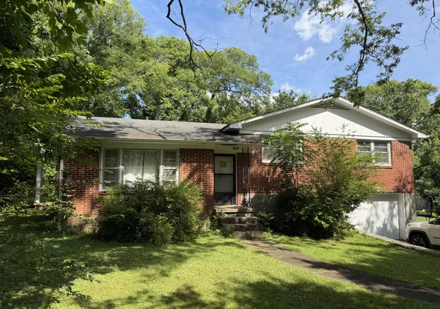 Homes for sale in Fayetteville, TN | 210 Clay Ave, Fayetteville, TN 37334 | MLS# 3246669